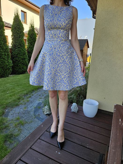 Sukienka Simple r. 34