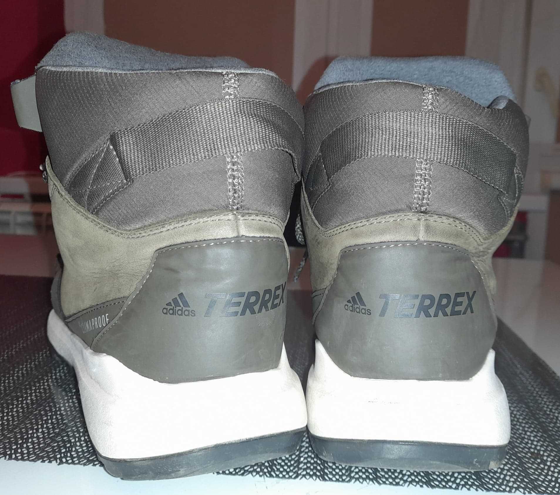 Buty adidas Terrex 42 2/3 wodoodporne na jesień i zimę