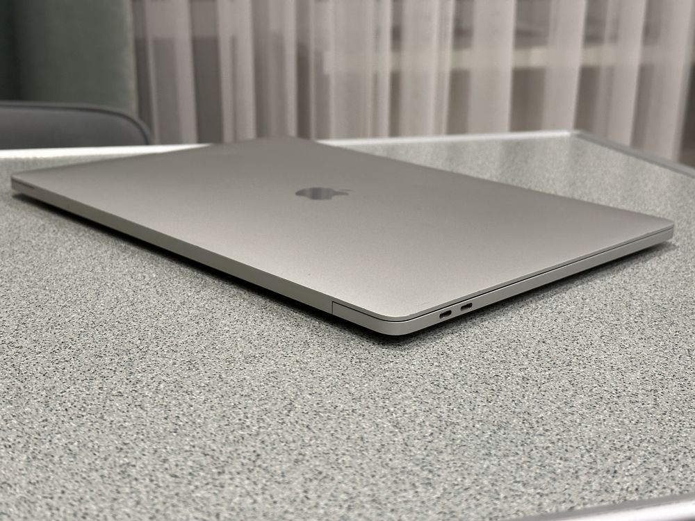 MacBook Pro 16 2019 16/500Gb i7