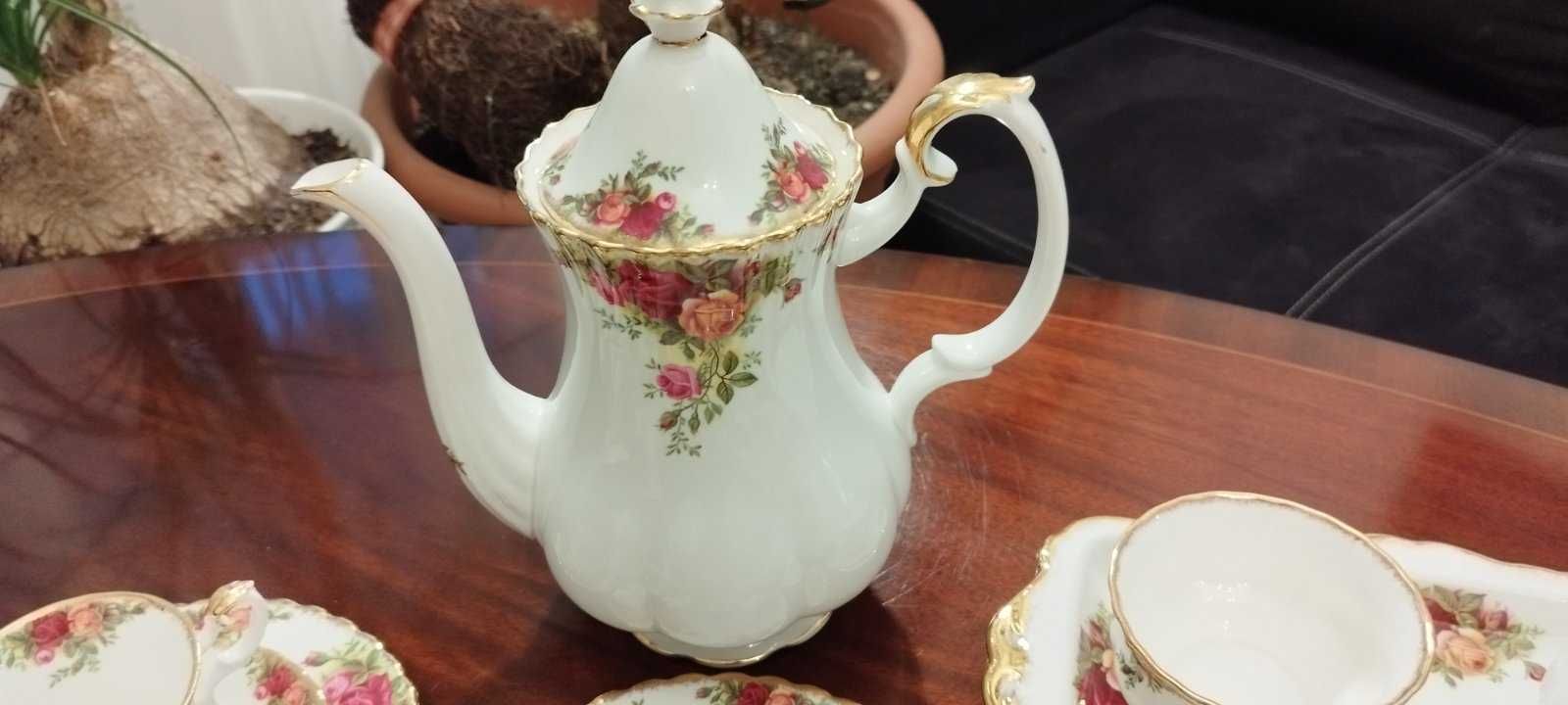 Шикарный английский чайный сервиз"Old Country Roses "Royal Albert