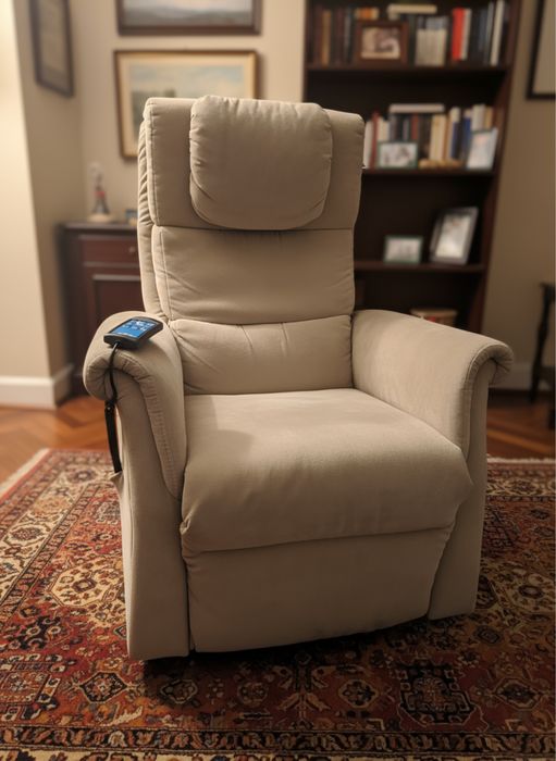 Fotel elektryczny pionizujący Himolla