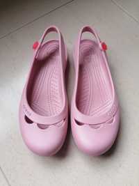 Sabrinas rosa Crocs