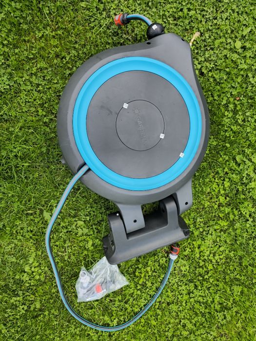 Beben samozwijający wąż ogrodowy Gardena Rollup Powerroll 40m na bater