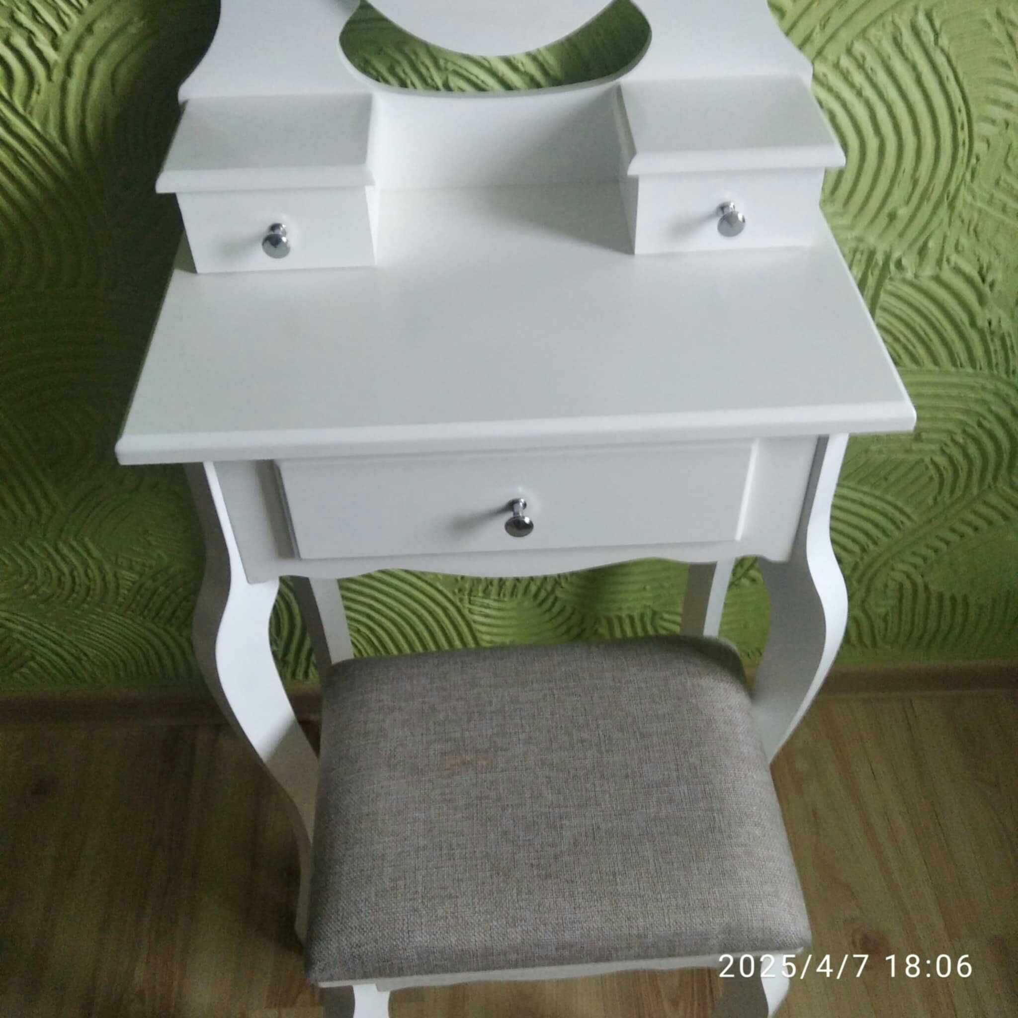Sprzedam toaletkę