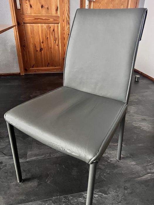 Kler krzesła do renowacji