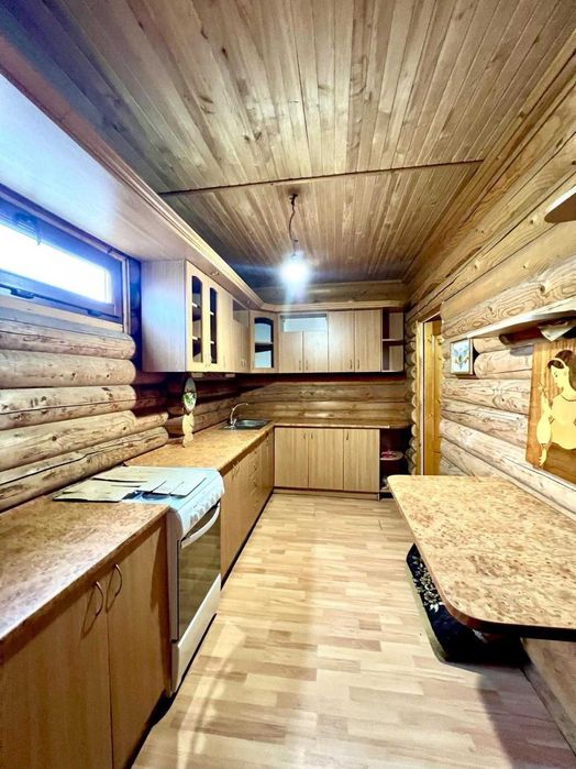 Продаж будинку, вулиця Білогорща