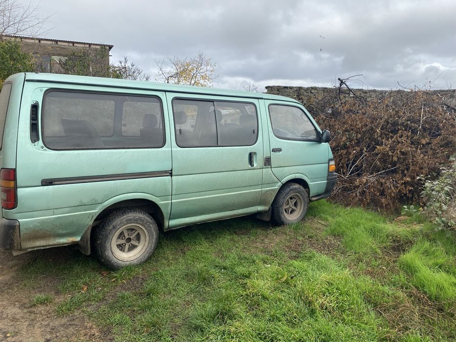 Toyota hiace стекла 1990+