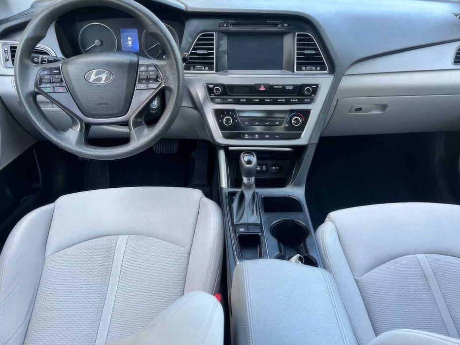 Hyundai Sonata SE      2017