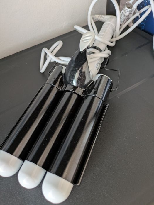 Bondi Boost wave hand hair curler