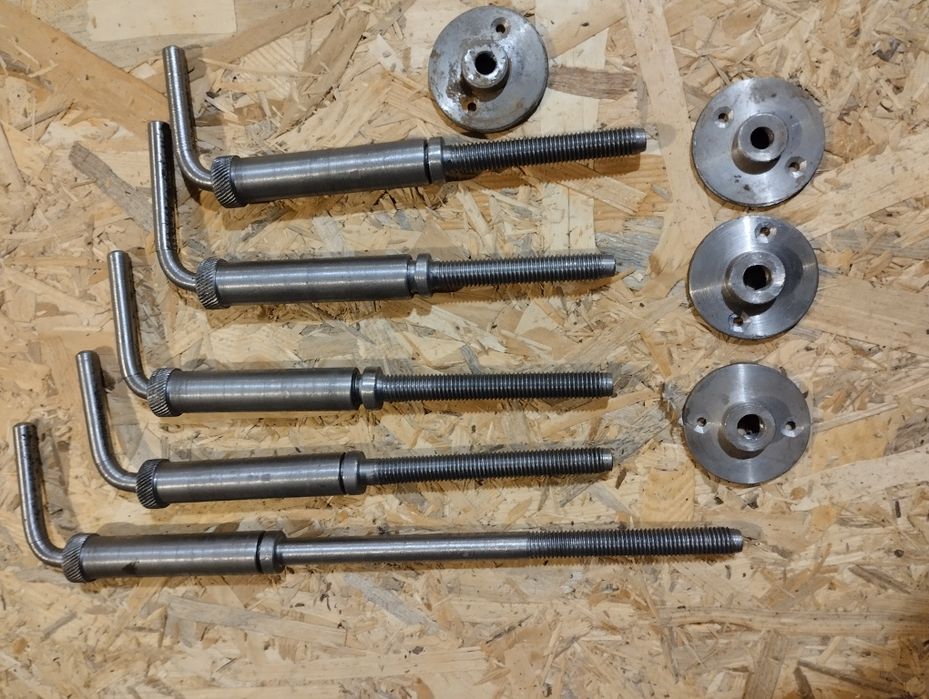 Продам винтовые замки,штаби