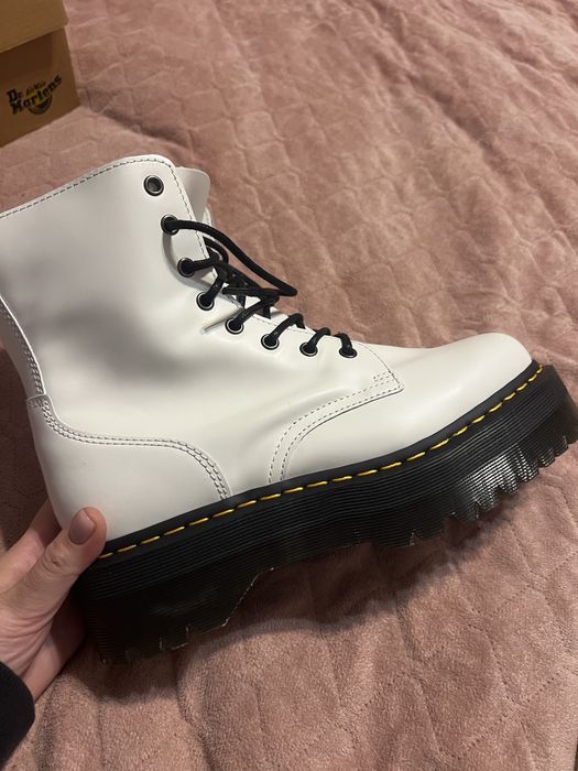 Шкіряні берци стіли біла шкіра на платформі 42 розмір dr martens jadon