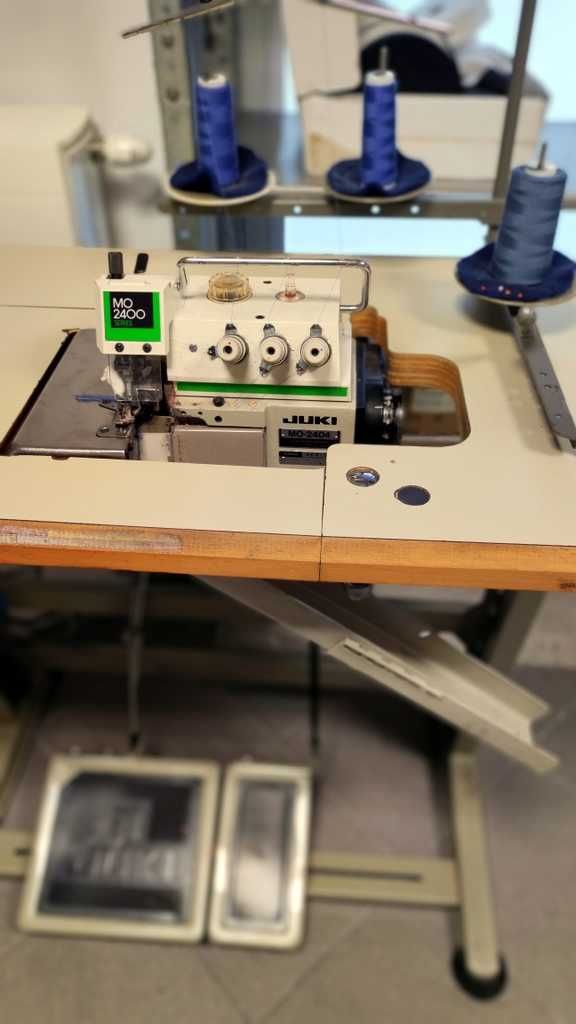 Overlock  przemysłowy  JUKI  3- nitkowy