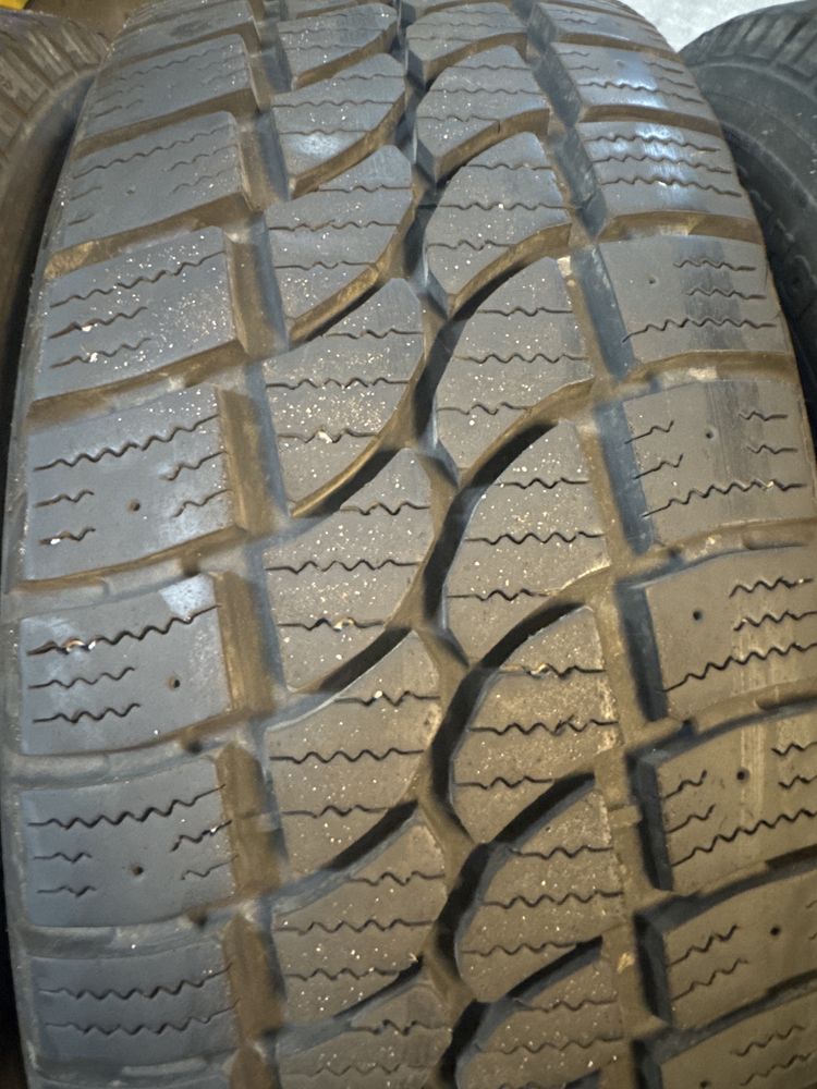 Opony zimowe Paxaro 225/65/16C do busa
