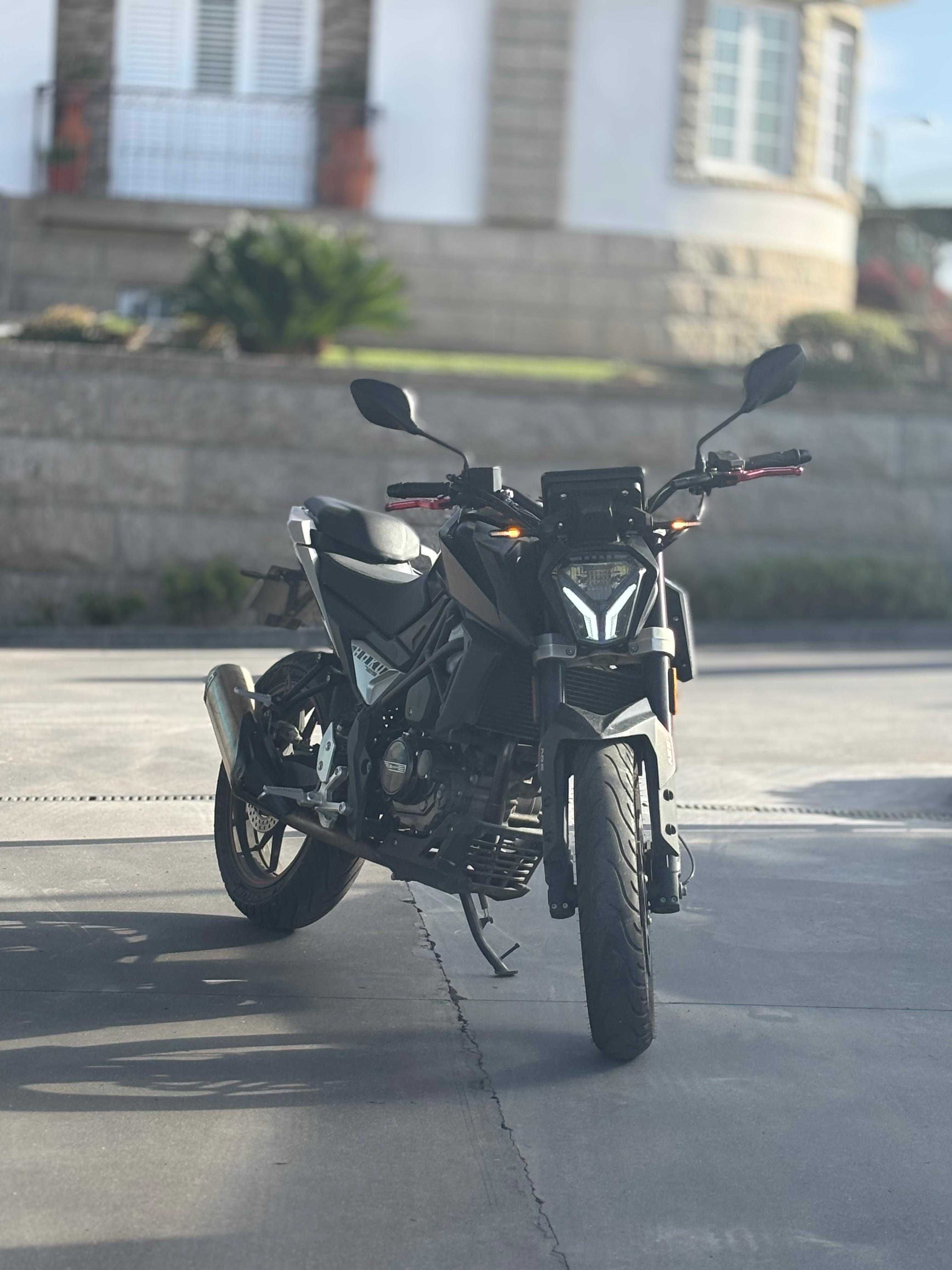 Mota 125 perfeita para os 16 anos