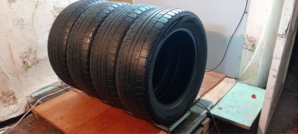 215/60.R17 комплект roadstone