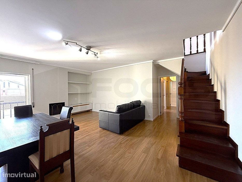 Apartamento mobilado e renovado junto ao Glicínias, EXCELENTE INVES...