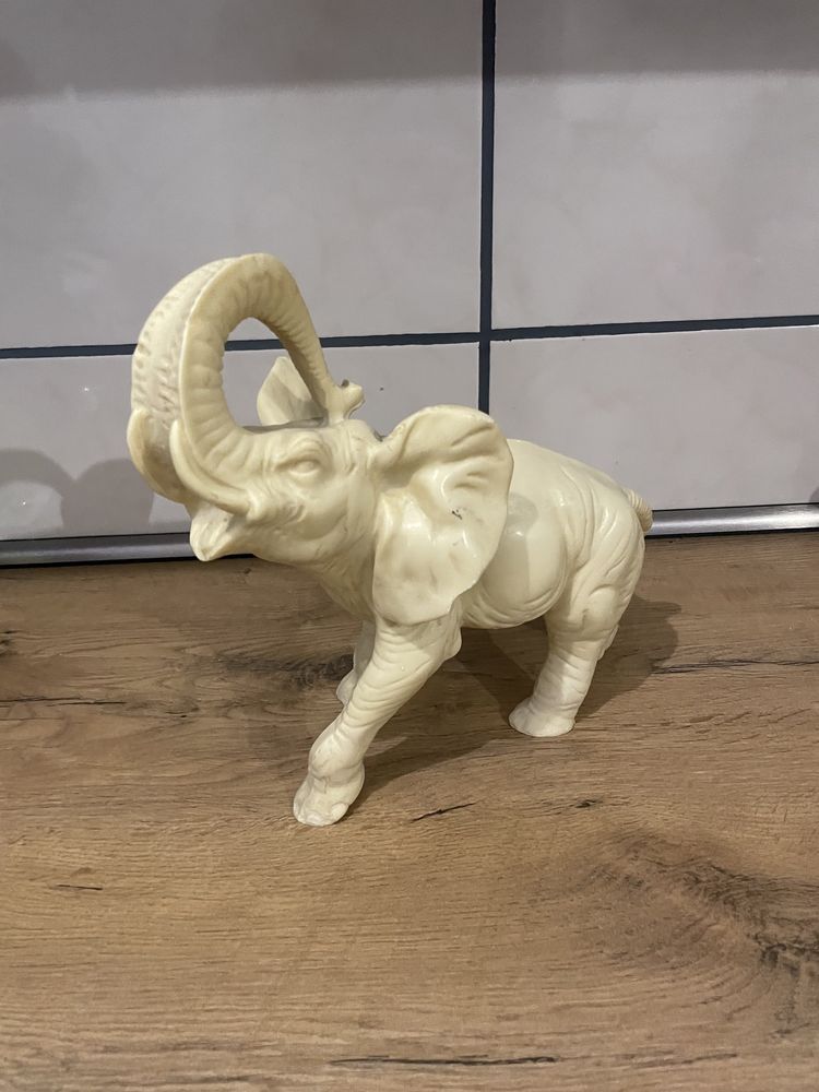 Słoń z alabastru