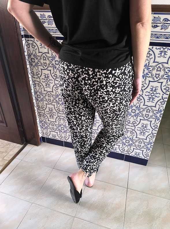 Calças mod. carrot, confortáveis e com um look jovem - Tam. L  Lefties
