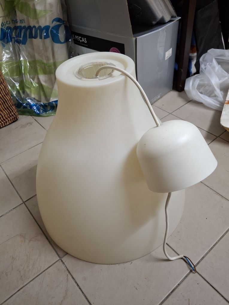 Conjunto de candeeiros e abajours