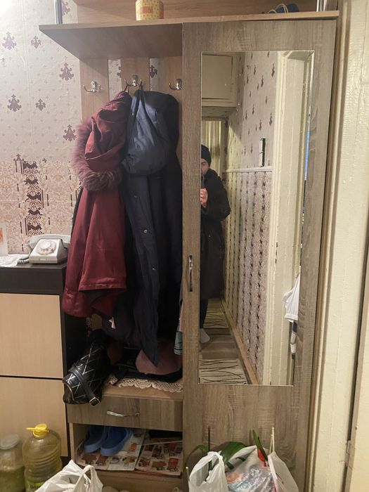 Прихожа в коридор з зеркалом