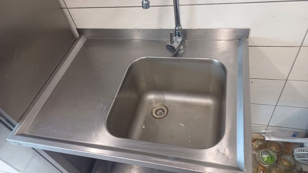 Zlew gastronomiczny basen z syfonem I kranem