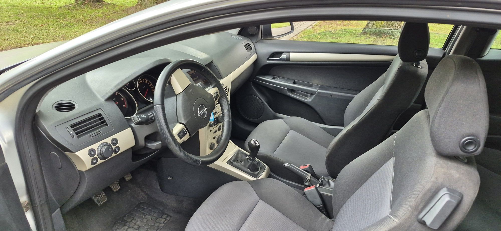 Opel Astra GTC 1.9CDTI 2008 NAVI sprawna klima