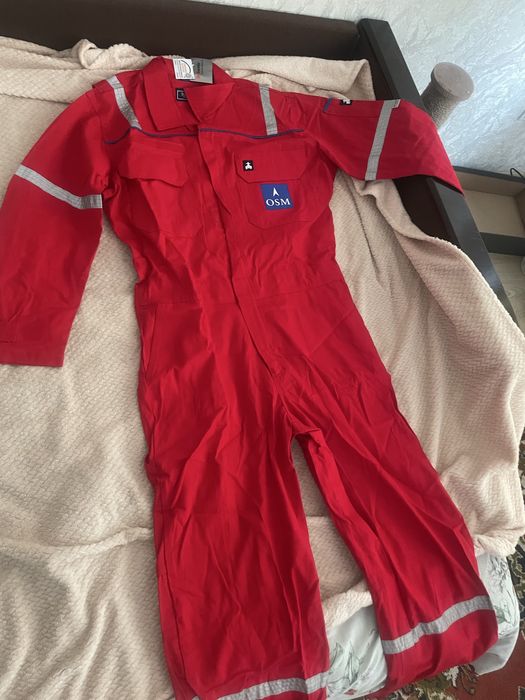 Чоловічий робочий новий костюм