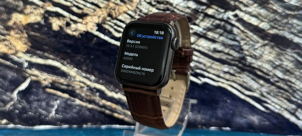 Apple Watch  Series 5 Space Grey 40 мм GPS / 96%