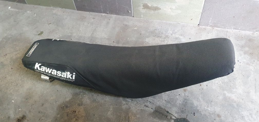 Fotel kanapa siedzenie plastik Kawasaki  Kxf 250 kxf 450 rok 02-08