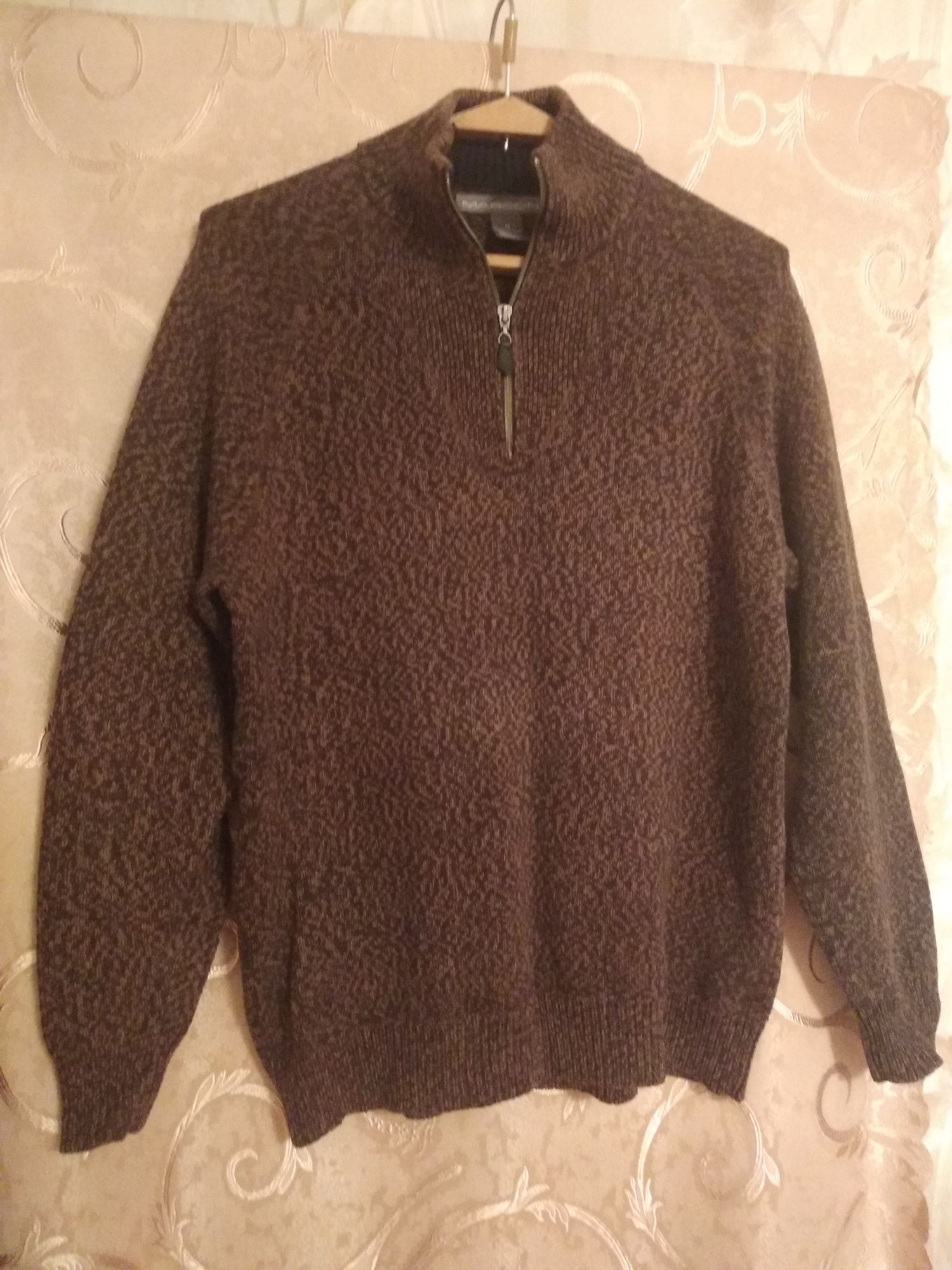 Теплый мужской свитер , размер М