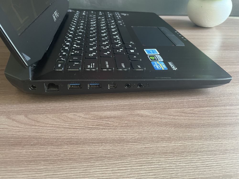 Игровой ноутбук Asus ROG/i5/8 RAM/ 256SSD/GeForce GTX660 2 GB