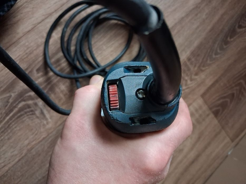 Болгарка Bosch GWS 17-125 (1700Вт,регулятор обертів)