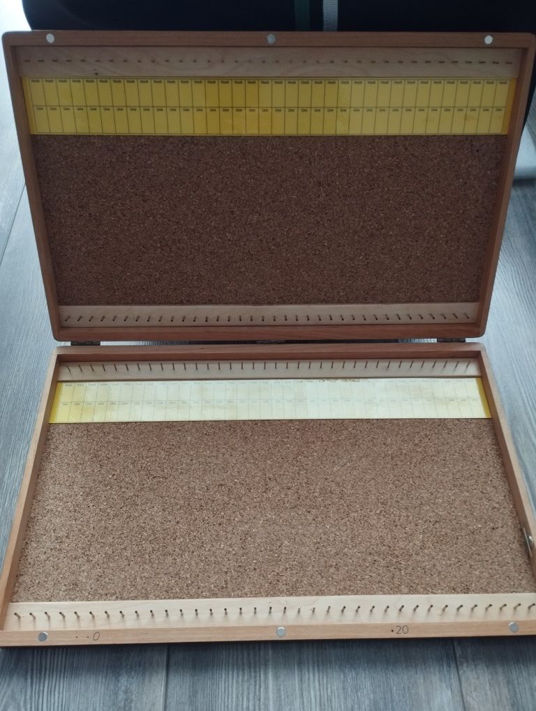 Pudełko na przypony Hookline Box Profesjonalne 72 piny / 20 cm NOWE