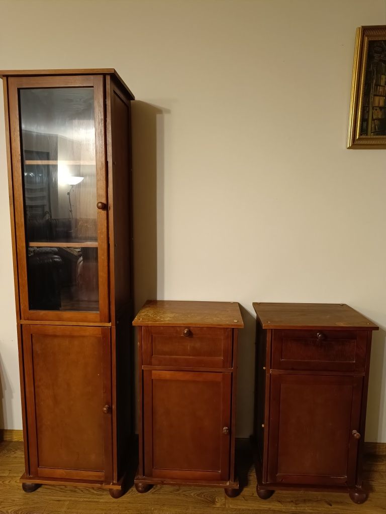 drewniane szafki i słupek drewno szuflady półki