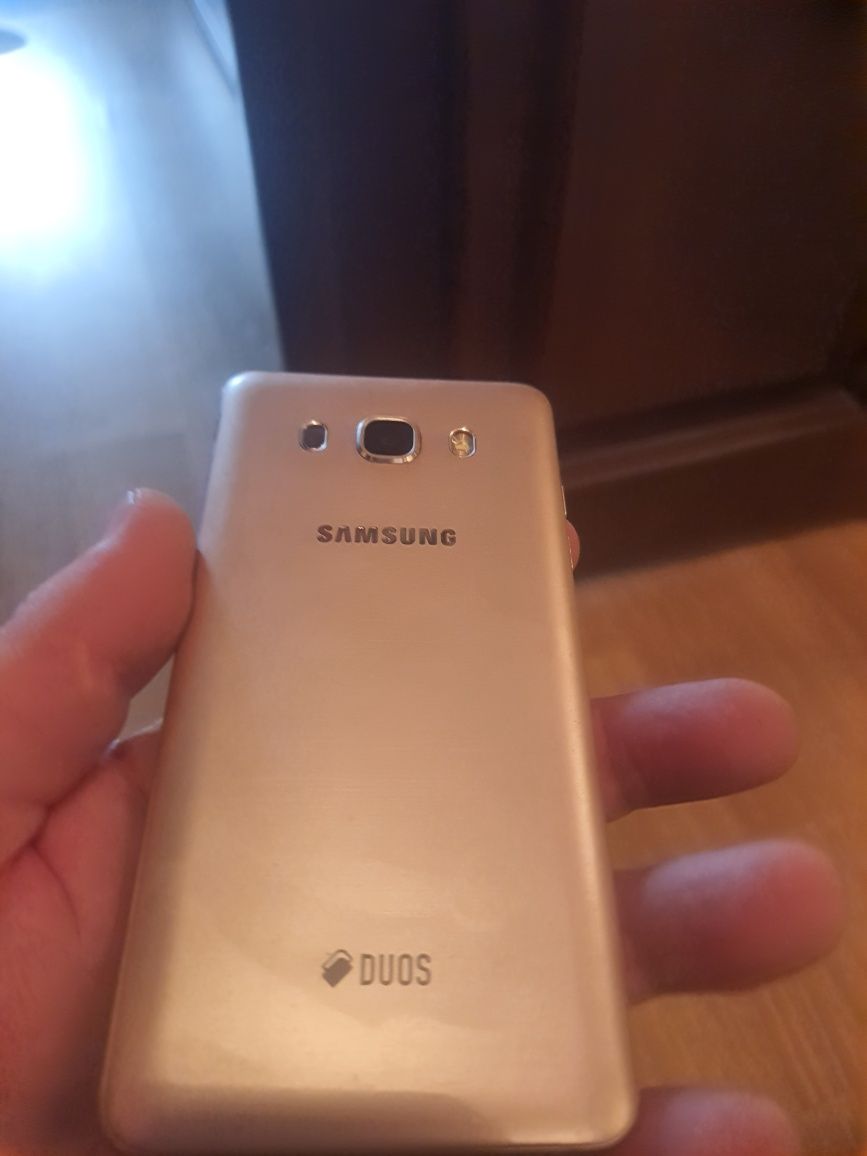 Продам 2 Samsung j5 на запчастини або під відновлення. Биті екрани.