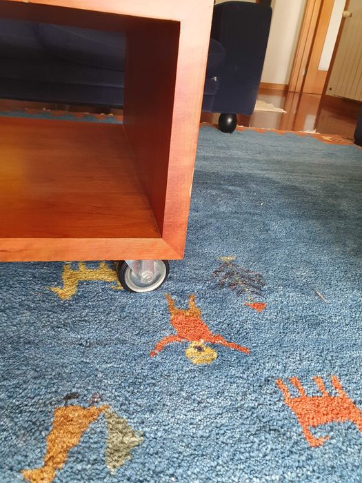 Mesa de apoio sala de estar com rodas