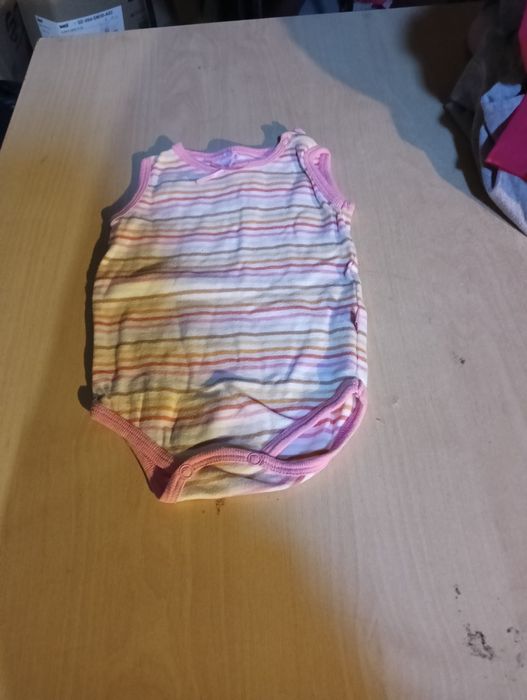 Body na ramiączkach dla dziewczynki rozmiar 62 -68