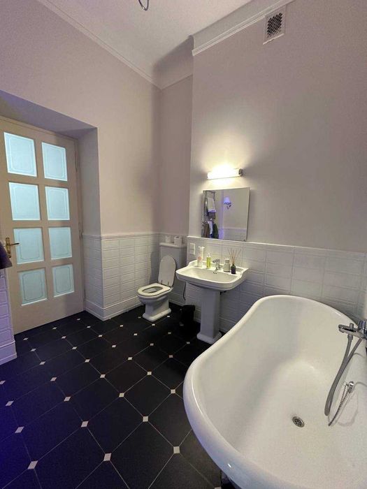 вул. Стецька-Саксаганського. Центр Львова. Світло НЕ вимикають. Оренда