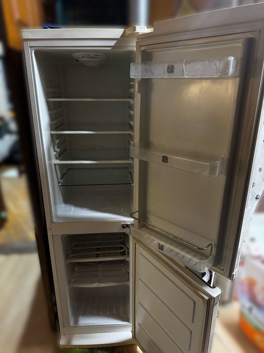 Холодильник SAMSUNG RL17MBSW