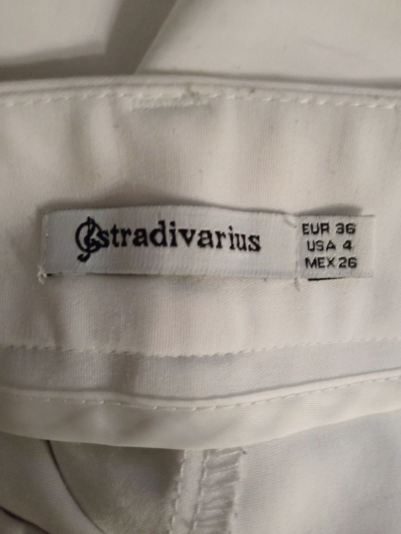 Calças Brancas Marca Stradivarius