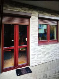 Okna i drzwi z roletami