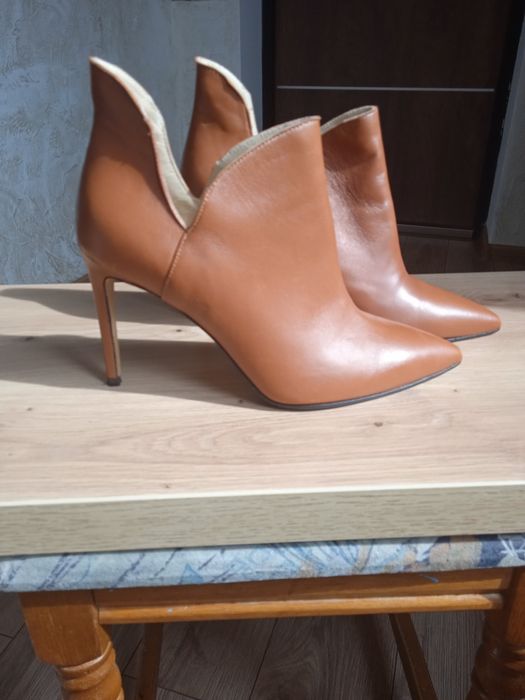 Шкіряні лабутєни