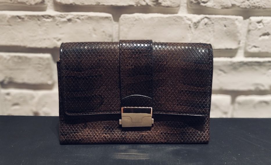 Kopertówka z łańcuszkiem Mango