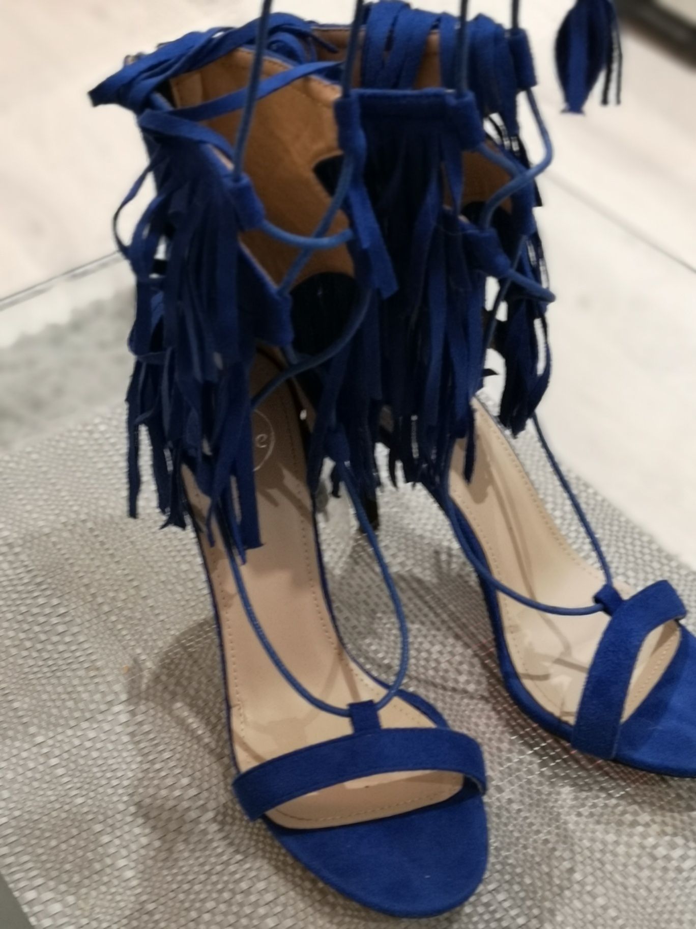 Buty z frędzlami gratis fleki