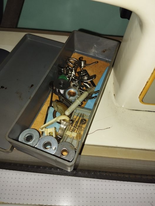 Швейная машинка чайка 142 м