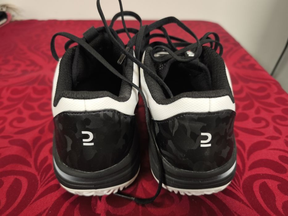 Sapatilhas Padel Decathlon Kuikma 39 como novas