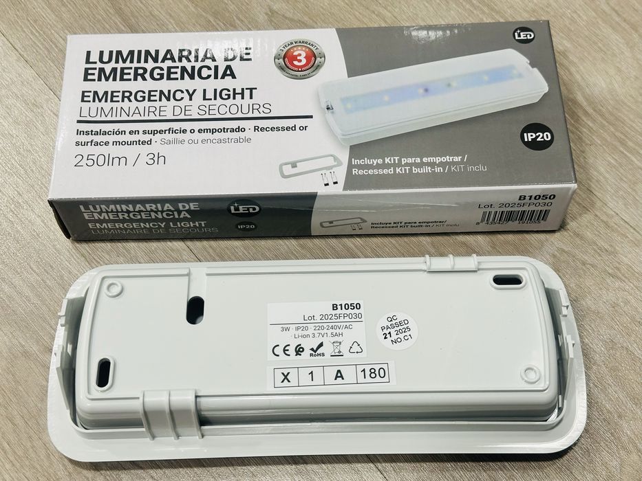 Luz emergencia LED 220v bateria
