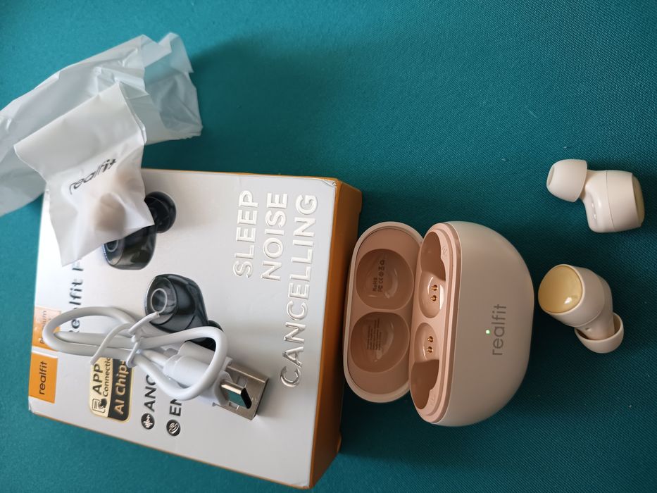 Nowe słuchawki bluetooth realfit f4 beżowe