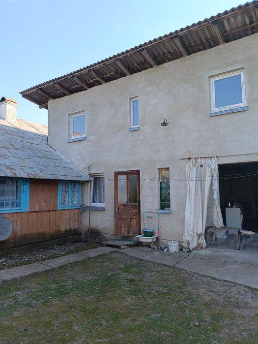 Продається будинок в затишному місці