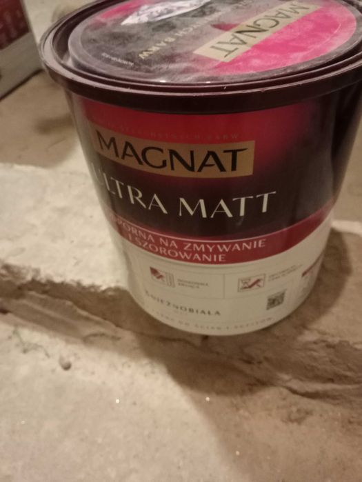 nowa biała farba MAGNAT